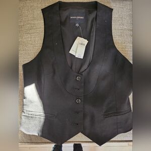 NWT black fitted vest